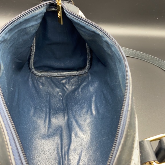 ……….SOLD ‼️ Vintage Gucci Handbag - Picture 15 of 16